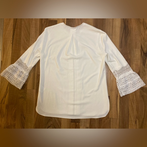 T Tahari White Blouse Lace Sleeve Small zipper Front - Picture 5 of 6